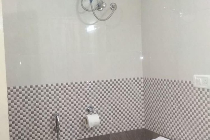 Room 53 of 60