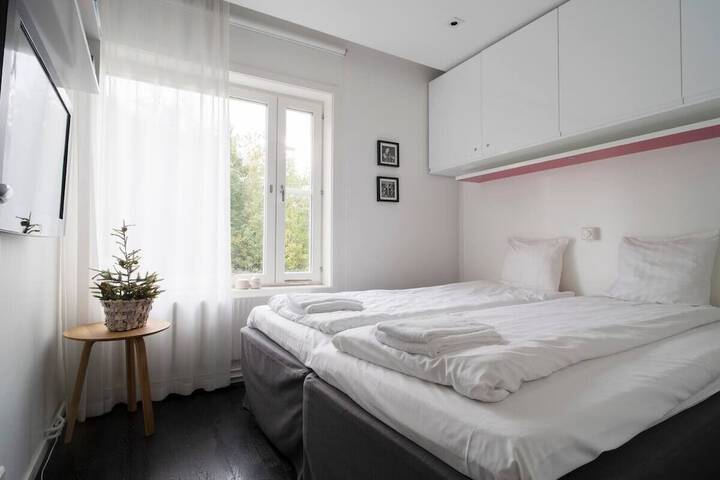 Room 325 of 865