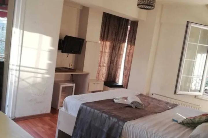 Room 2 of 11