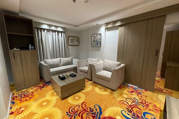 Room 37 of 68