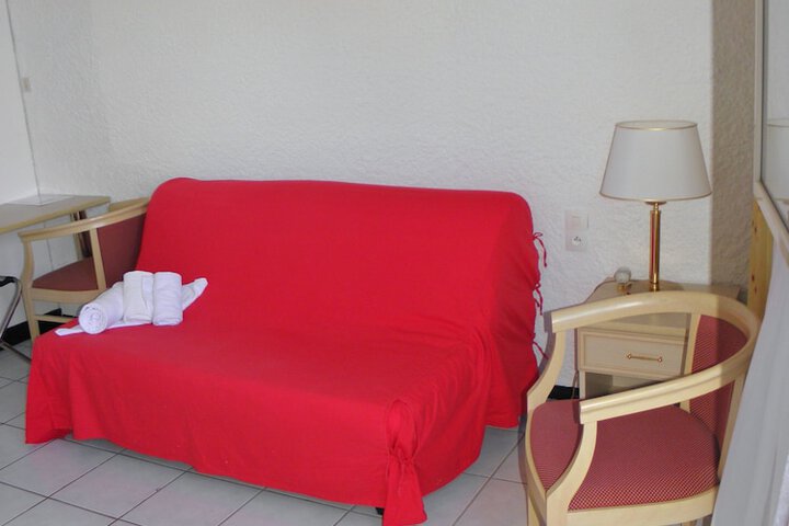 Room 3 of 20