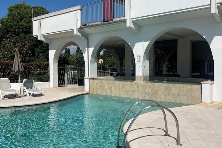 Pool 70 of 101