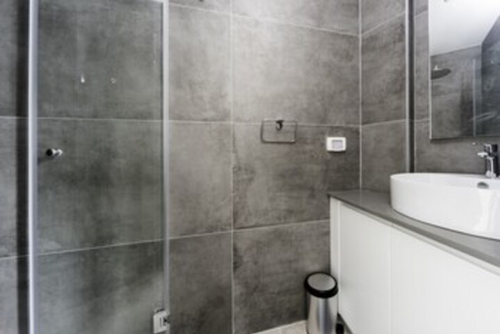 Room 2 of 20