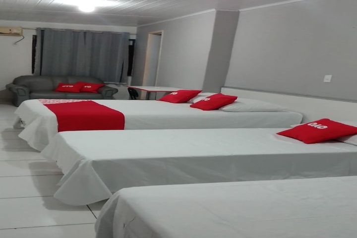 Room 6 of 10