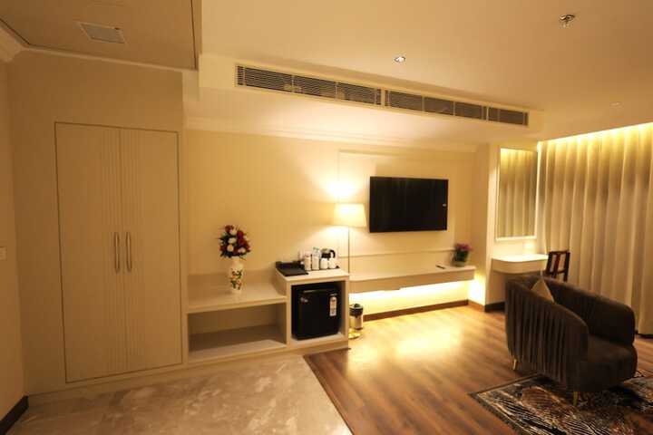 Room 26 of 48