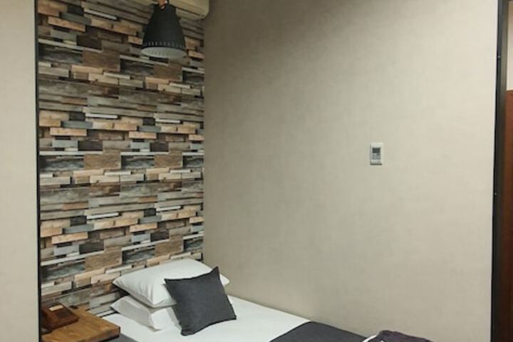 Room 2 of 21