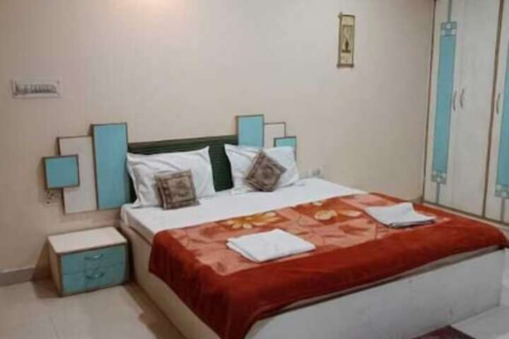 Room 7 of 15