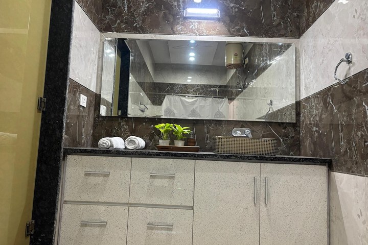 Room 26 of 37