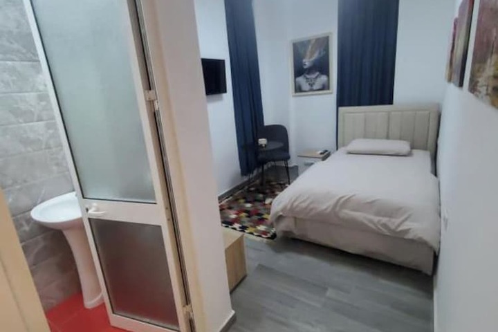 Room 15 of 23