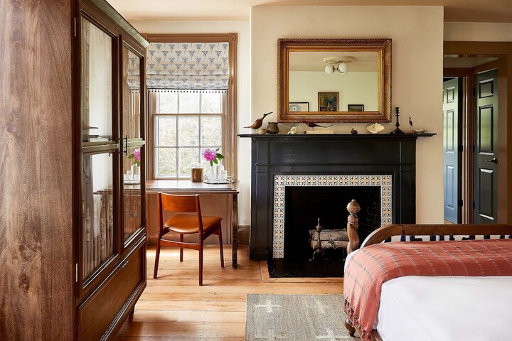 Room 4 of 34