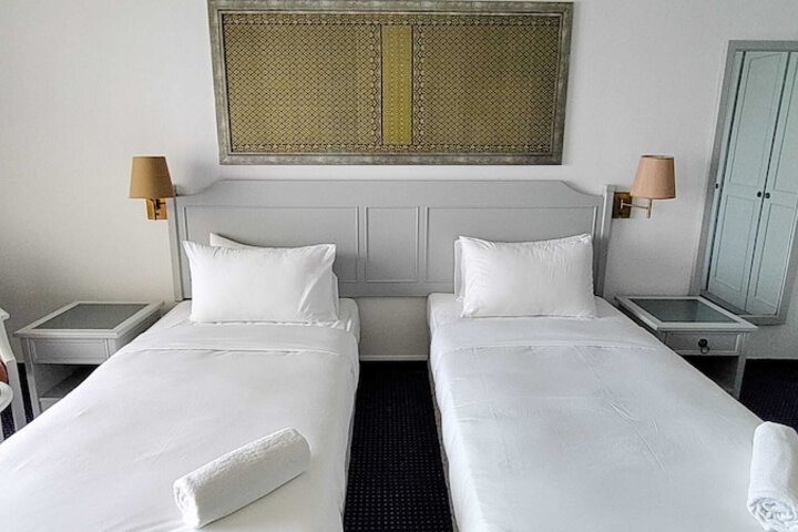 Room 81 of 650