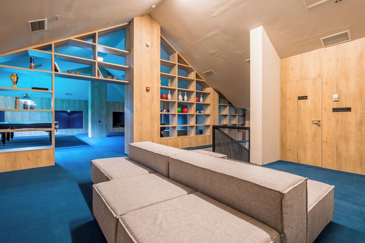 Room 15 of 36