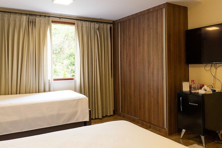 Room 8 of 75