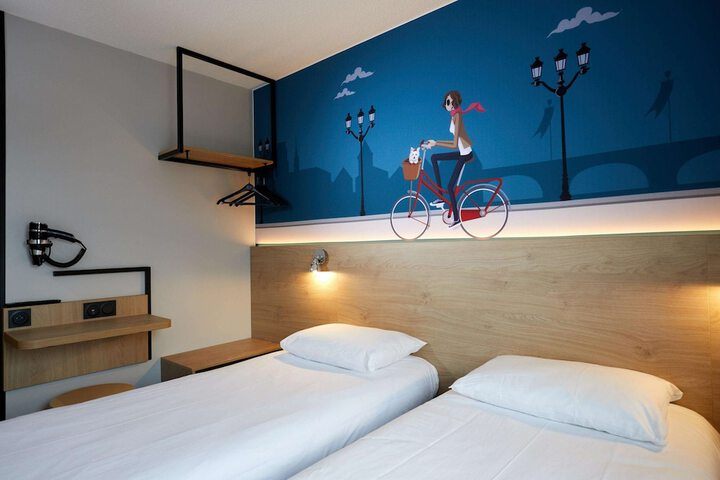 Room 13 of 52