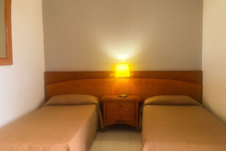 Room 12 of 64