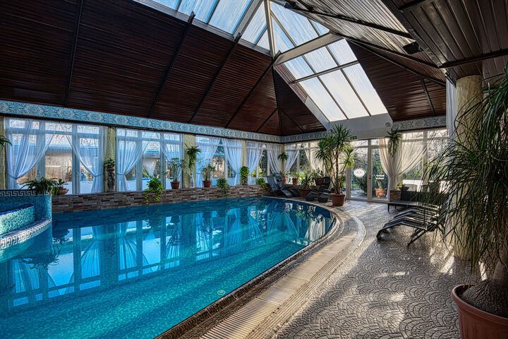 Pool 45 of 87