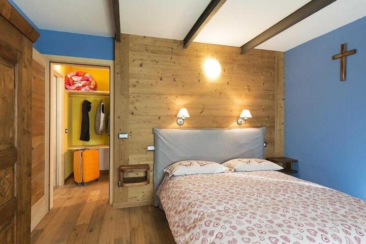 Room 8 of 38
