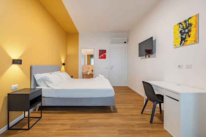 Room 8 of 39