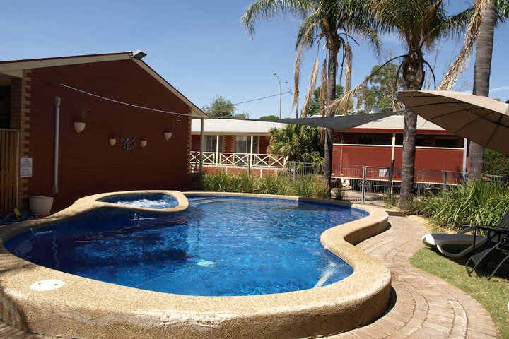 Pool 30 of 41