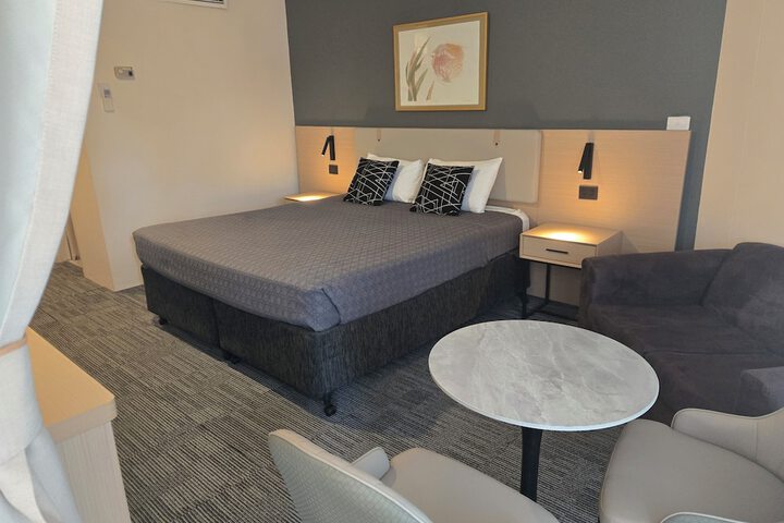 Room 18 of 95
