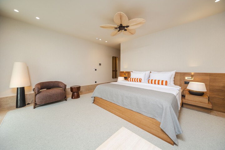 Room 14 of 38