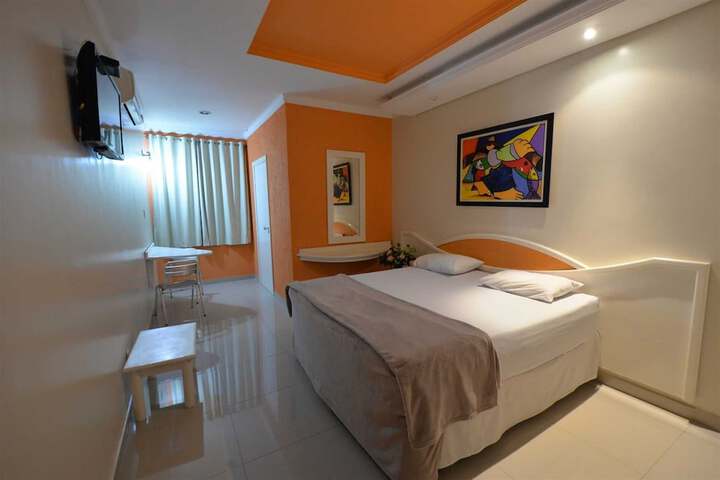 Room 7 of 73
