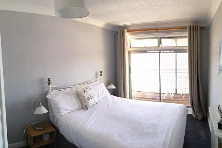 Room 4 of 23