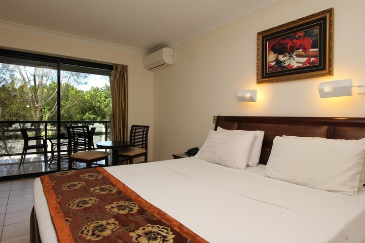 Room 4 of 27