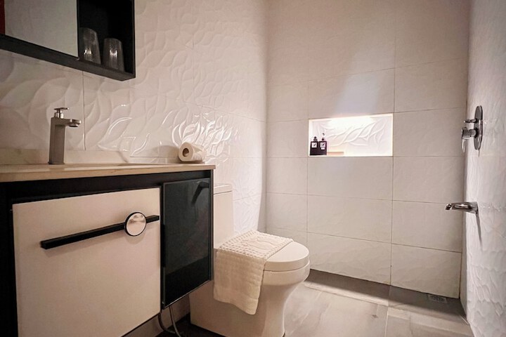 Room 16 of 24