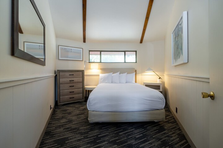 Room 9 of 324