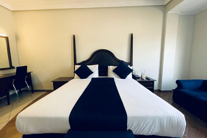 Room 27 of 61