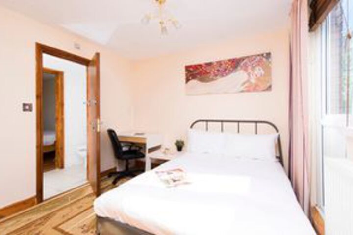 Room 14 of 30