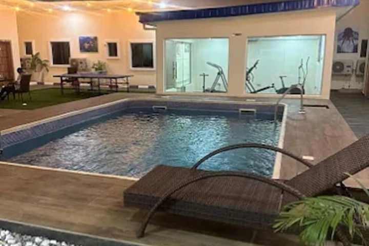 Pool 7 of 11