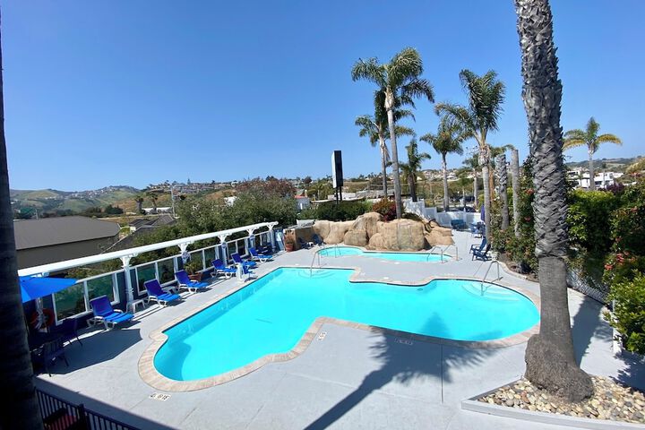 Hotel Pool