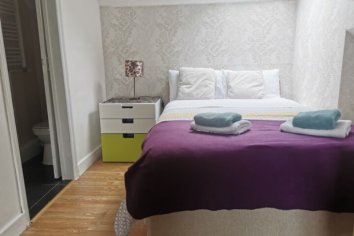 Room 17 of 44