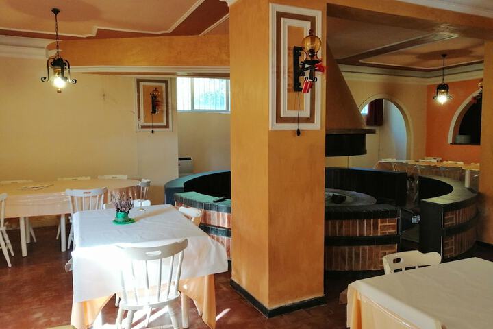 Dining 16 of 36