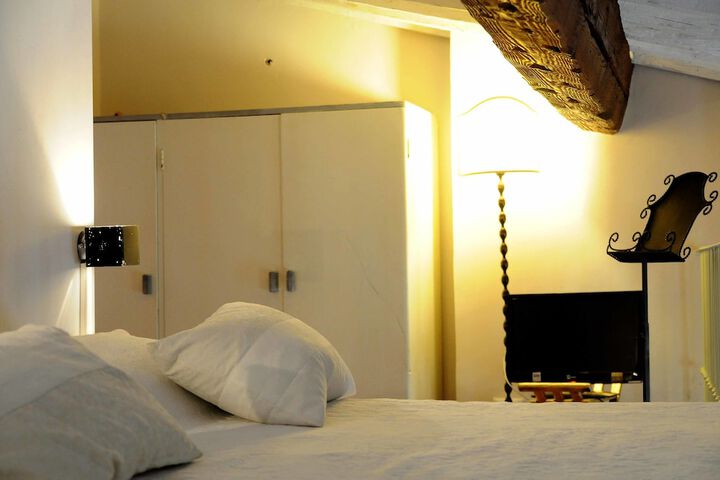 Room 9 of 333
