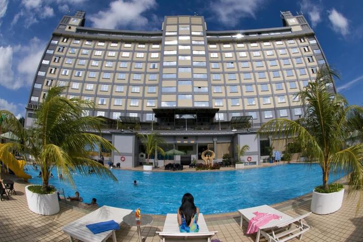 Hotel with Pool