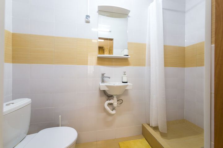 Room 17 of 24