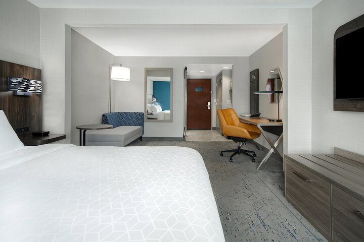 Room 12 of 53