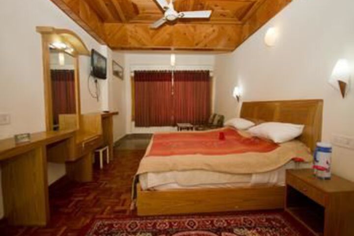 Room 15 of 28