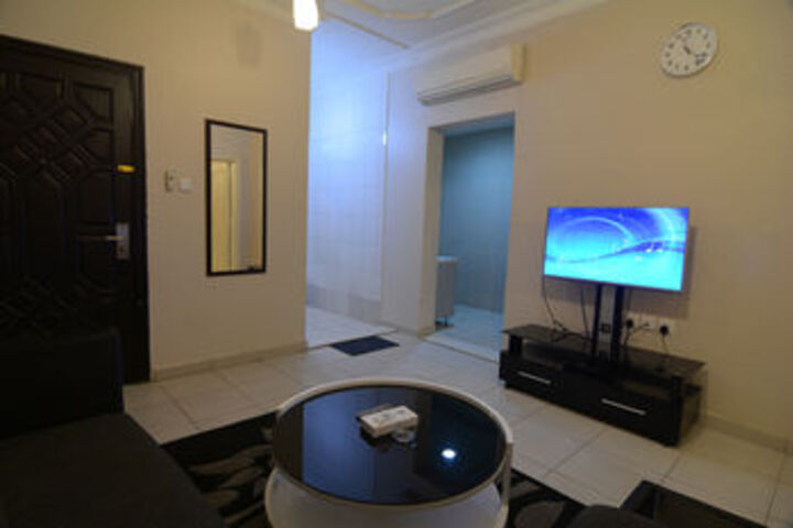 Room 2 of 8