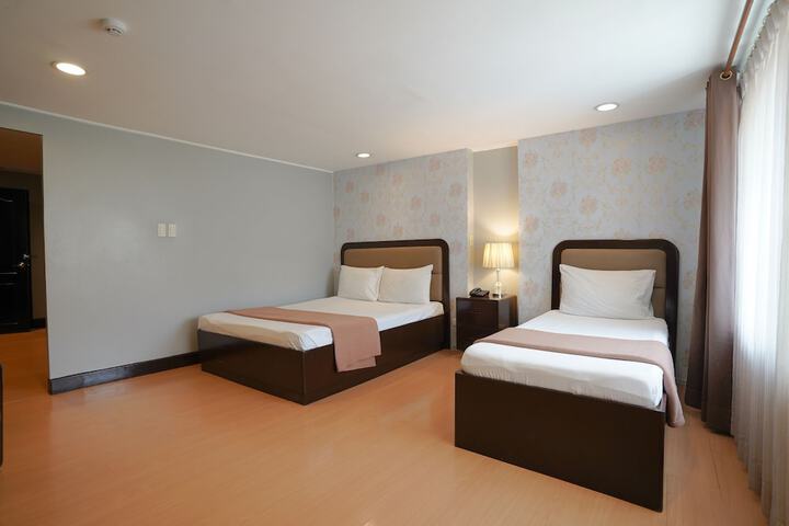 Room 14 of 27
