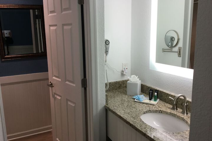 Room 90 of 169