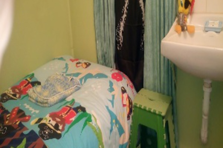 Room 80 of 407