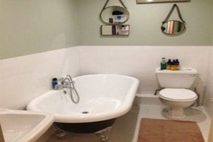 Room 4 of 11