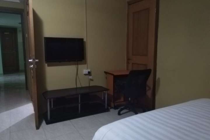 Room 6 of 64