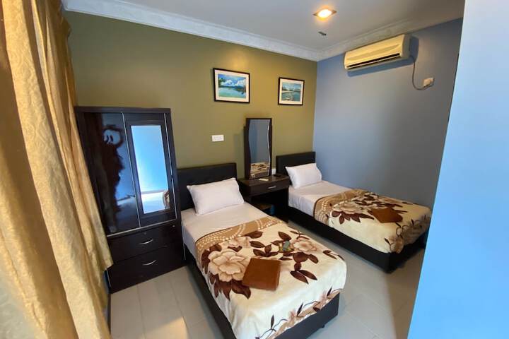Room 9 of 31