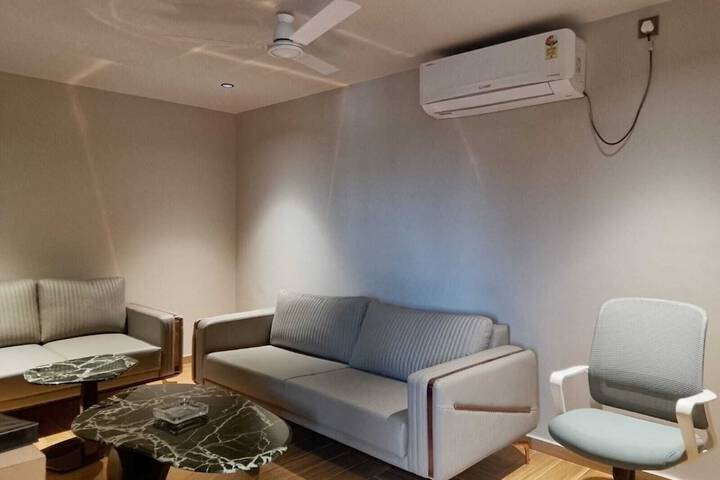 Room 5 of 15