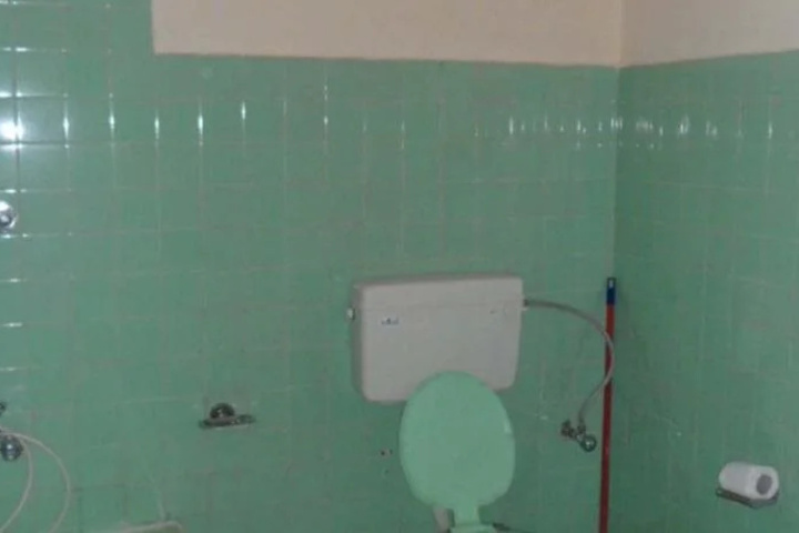 Room 9 of 12